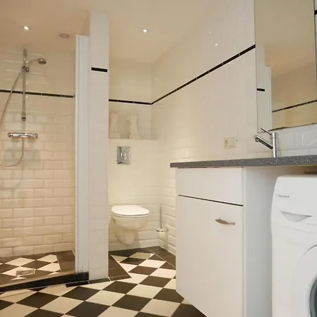 Jewel Apartment *